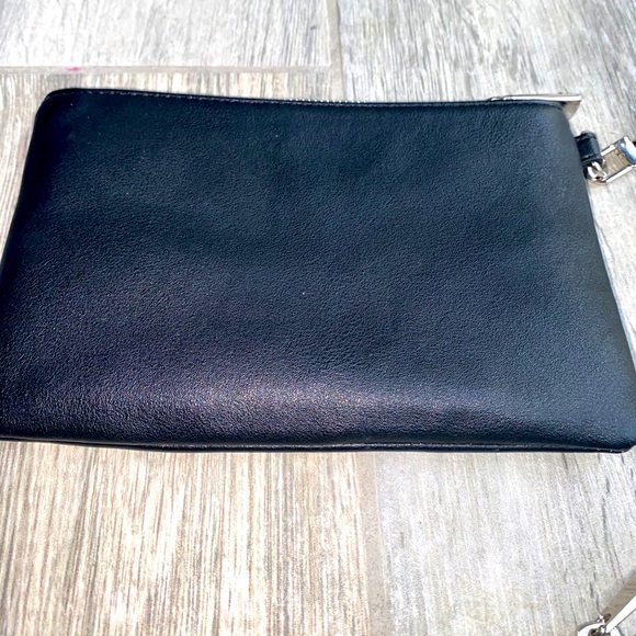 🦄NWOT (Get All 3) Express METALLIC wristlet bundle x3 piece⭐️ - Picture 7 of 14